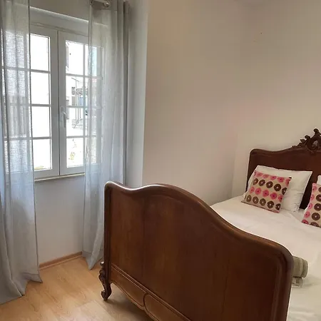 Elegant Mello With Beautiful Outdoor Area *