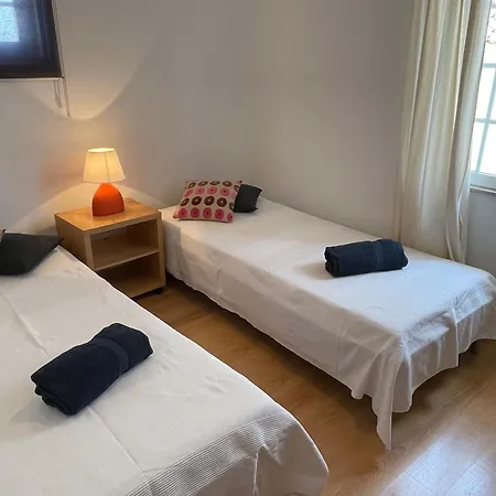 Elegant Mello With Beautiful Outdoor Area וילה לוריניה