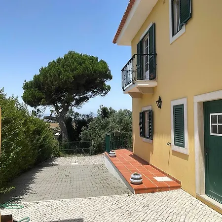 Elegant Mello With Beautiful Outdoor Area וילה